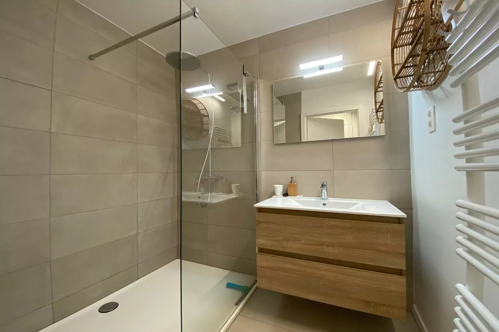 ZONNESTRAAL B 101-Badezimmer