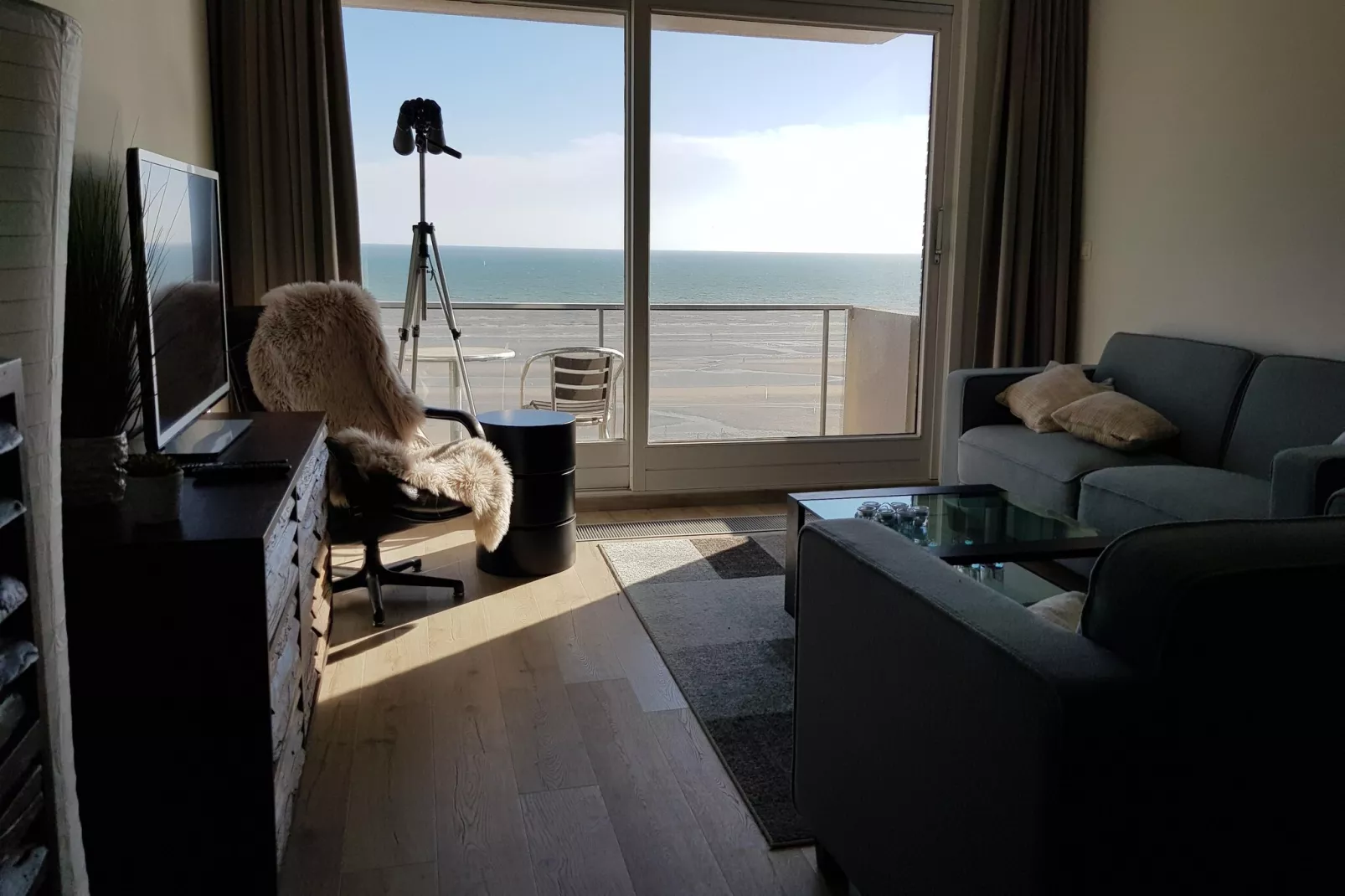 MAYA 801-Living room