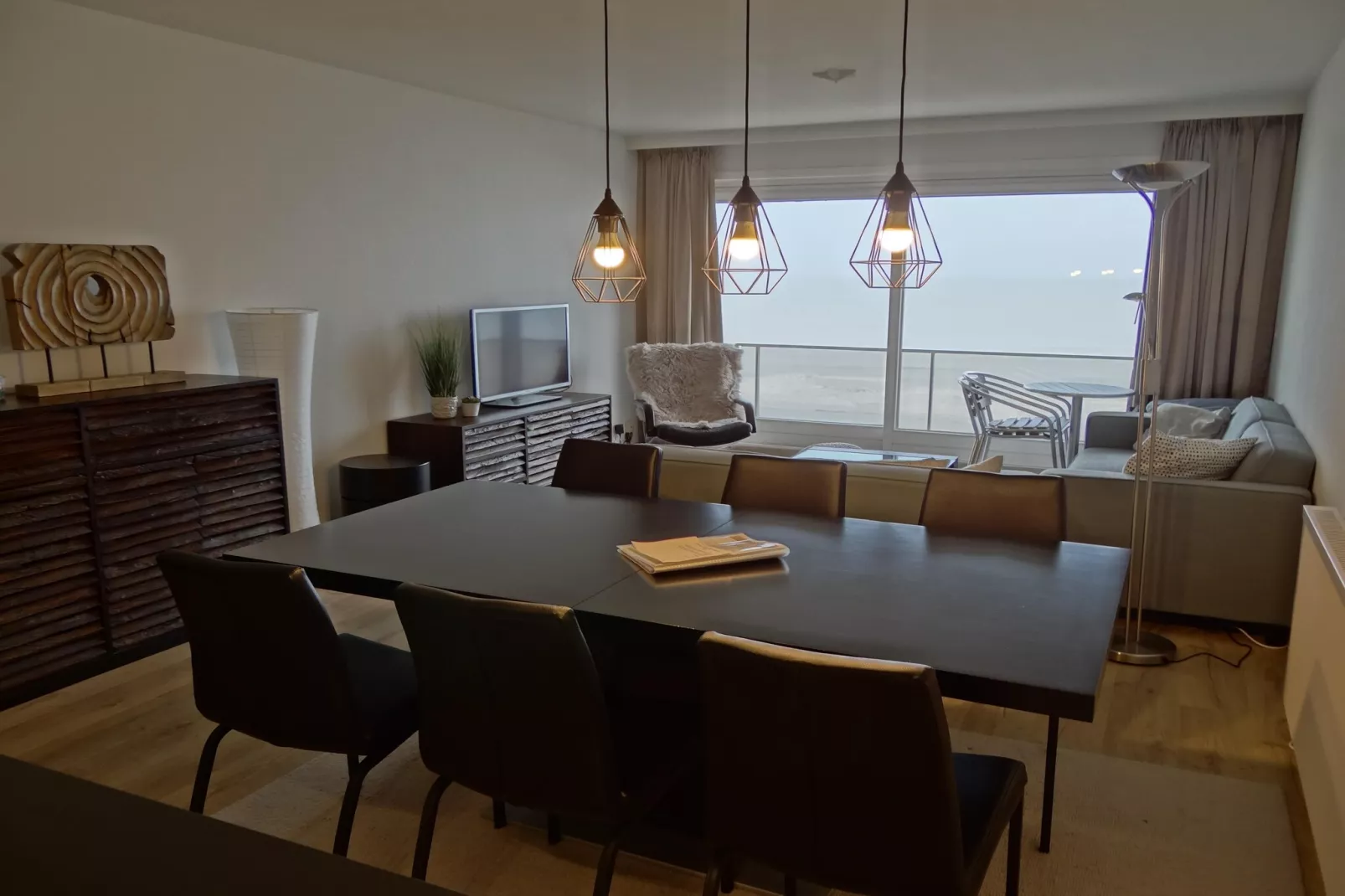 MAYA 801-Dining room