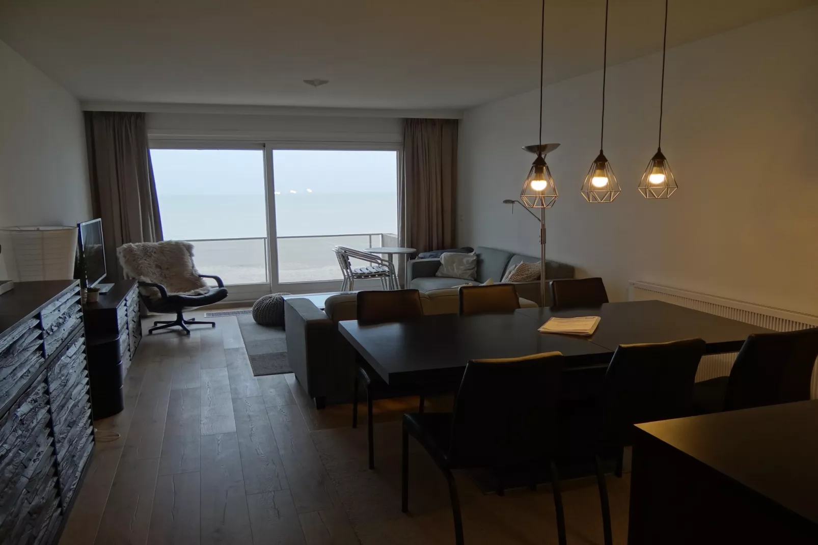 MAYA 801-Dining room