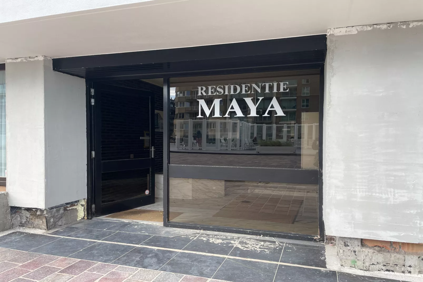 MAYA 801-Reception hall