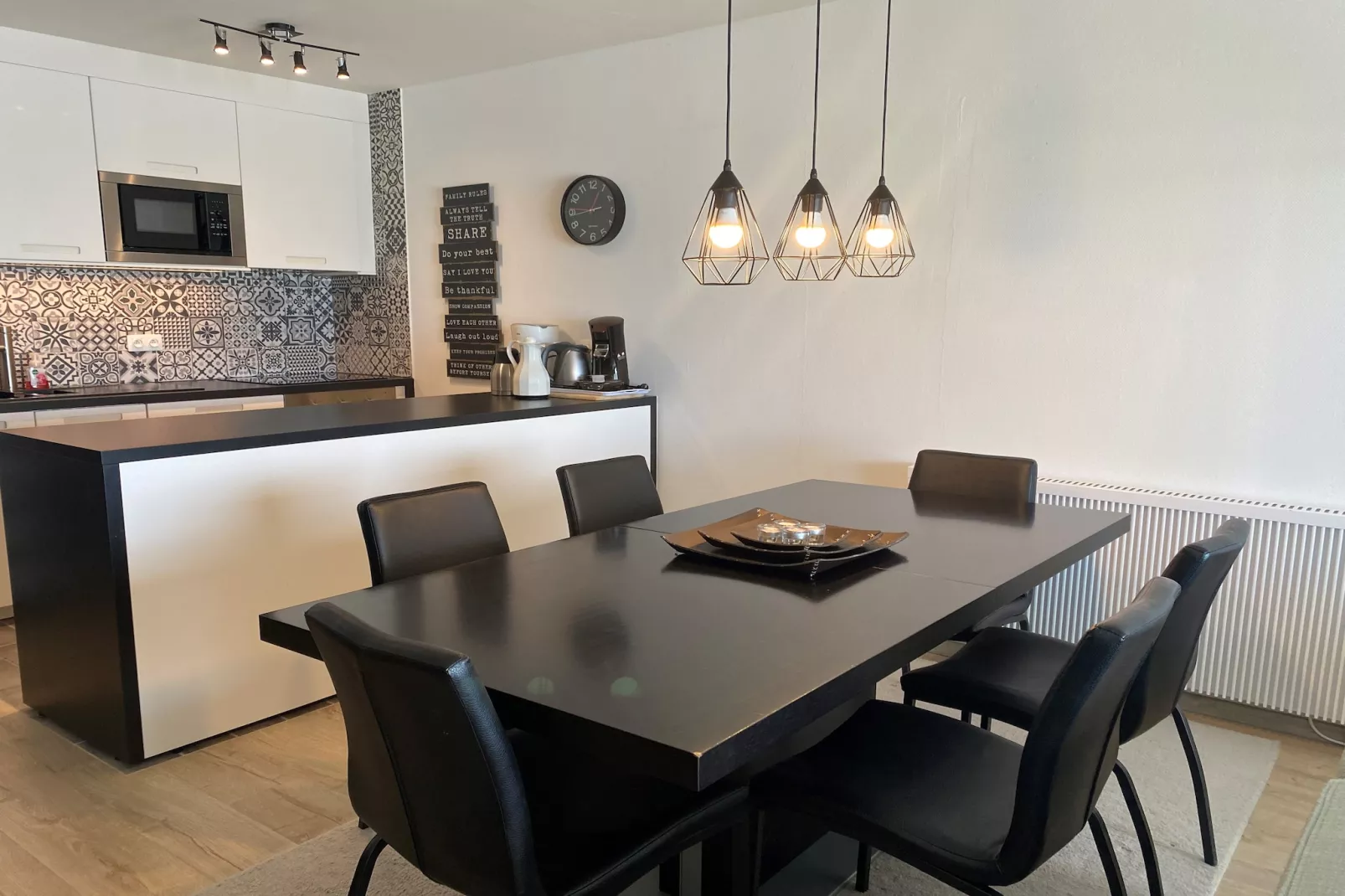 MAYA 801-Dining room