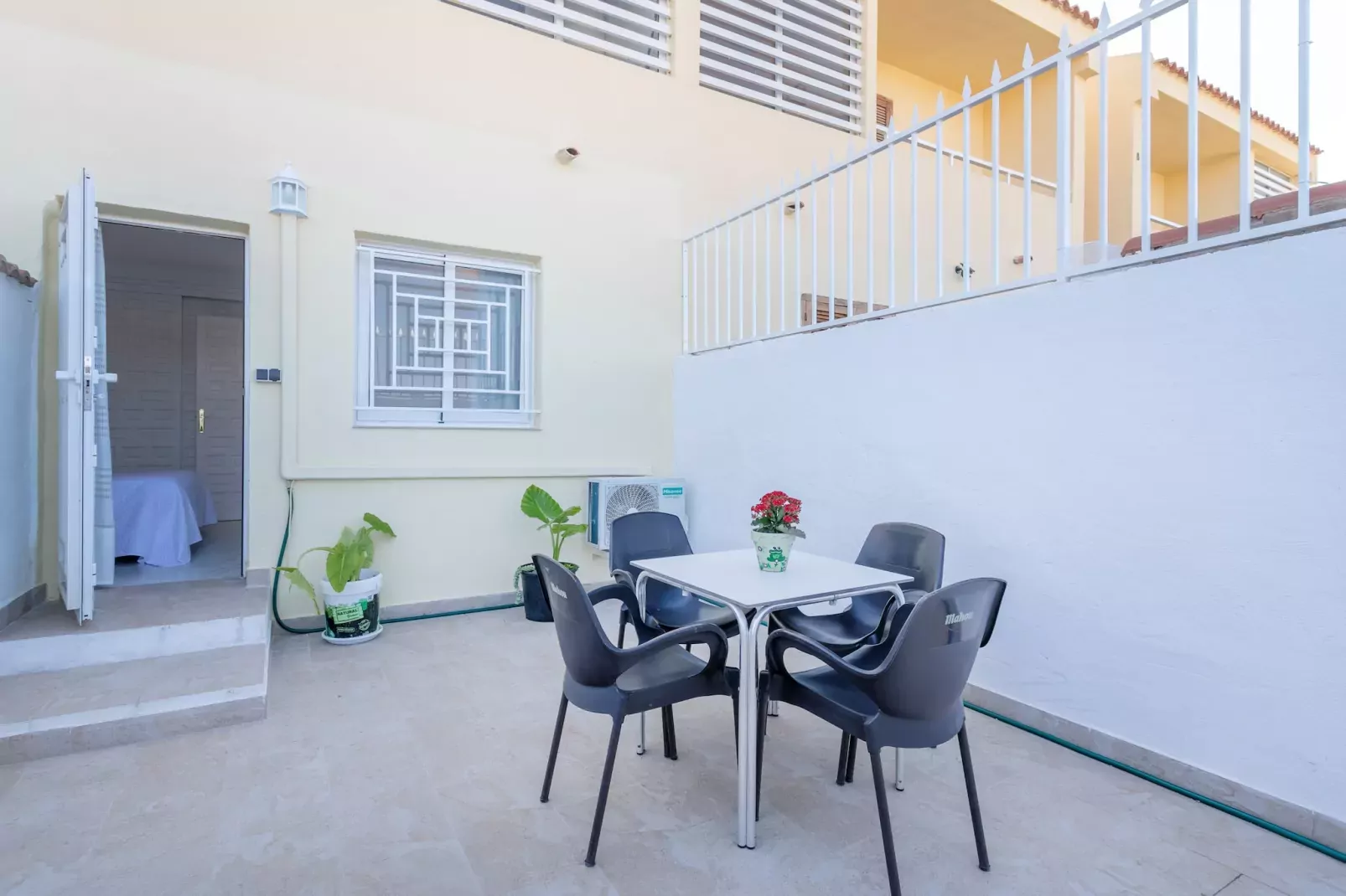 Bahamas Iii (sant Joan)-Terrassenbalkon