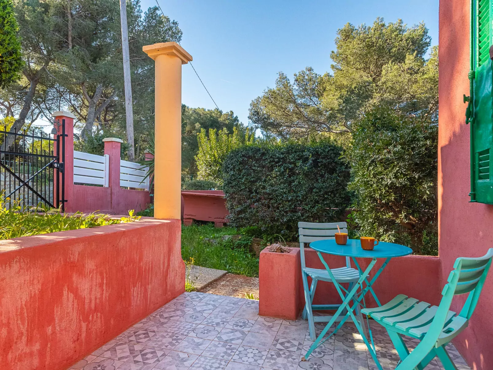 Le Provençal-Dehors
