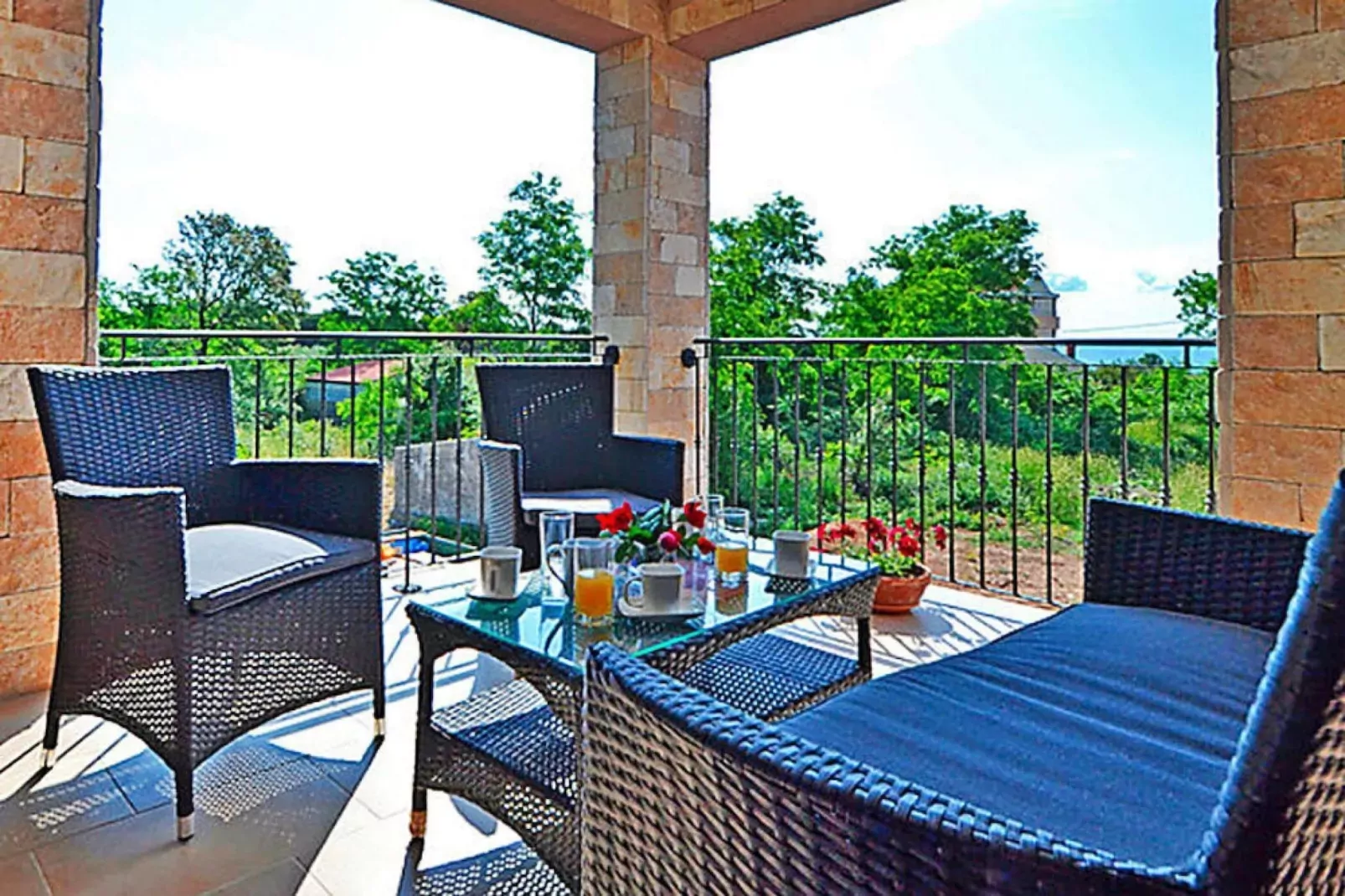 Holiday home, Privlaka-Ferienhaus Ruza, ca. 90 qm, bei Belegung mit 5-6 Personen-Balcon-terrasse
