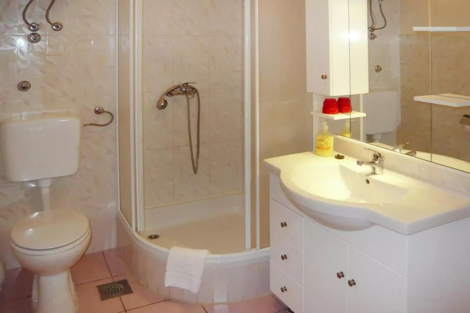 Apartments Seaview Starigrad Paklenica-A5-Bathroom