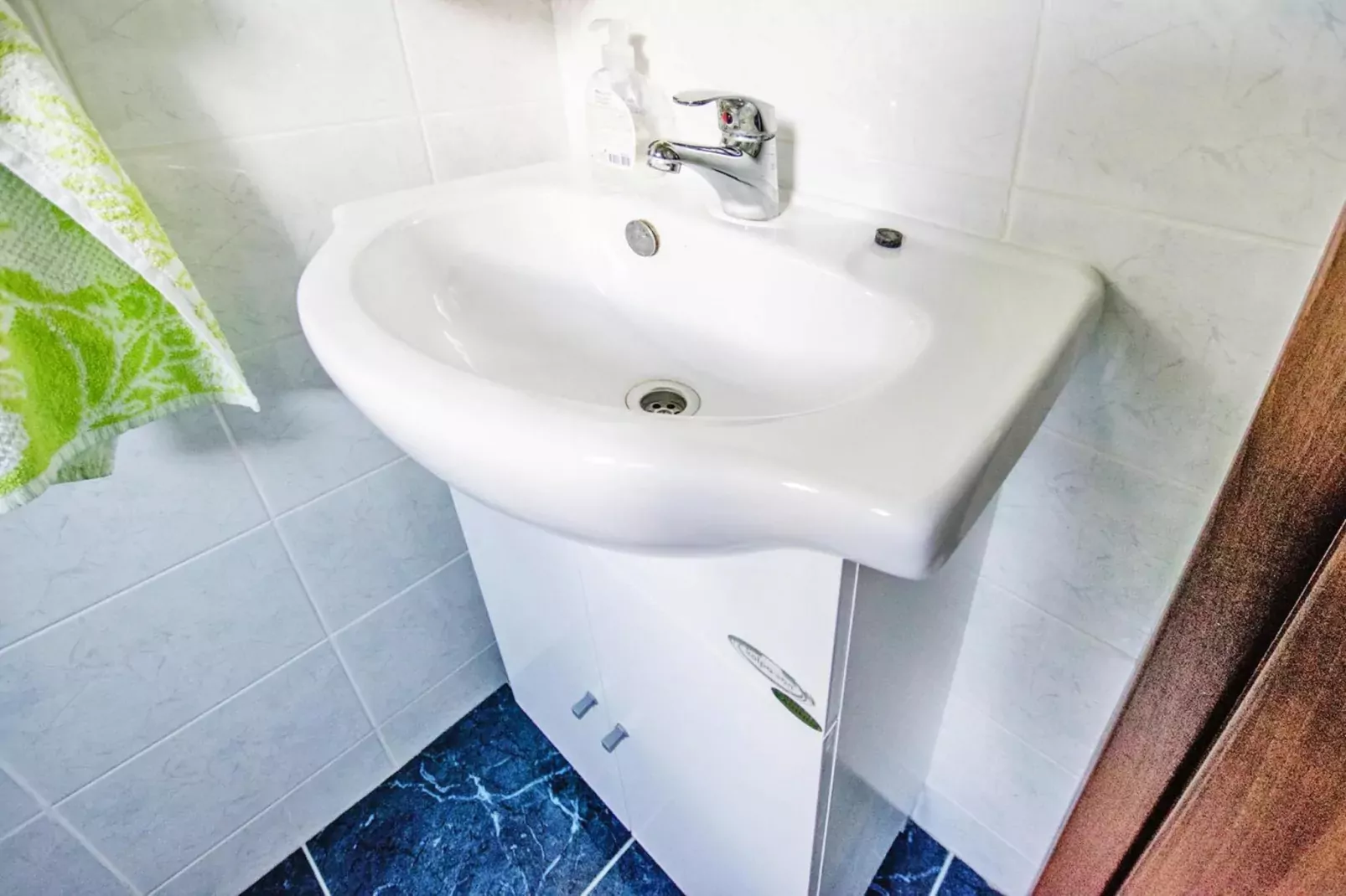 Holiday flat Kuco Starigrad Paklenica-3-Raum-App SD44 A01 ca 58 qm bei Belegung mit 5 Pers-Badezimmer