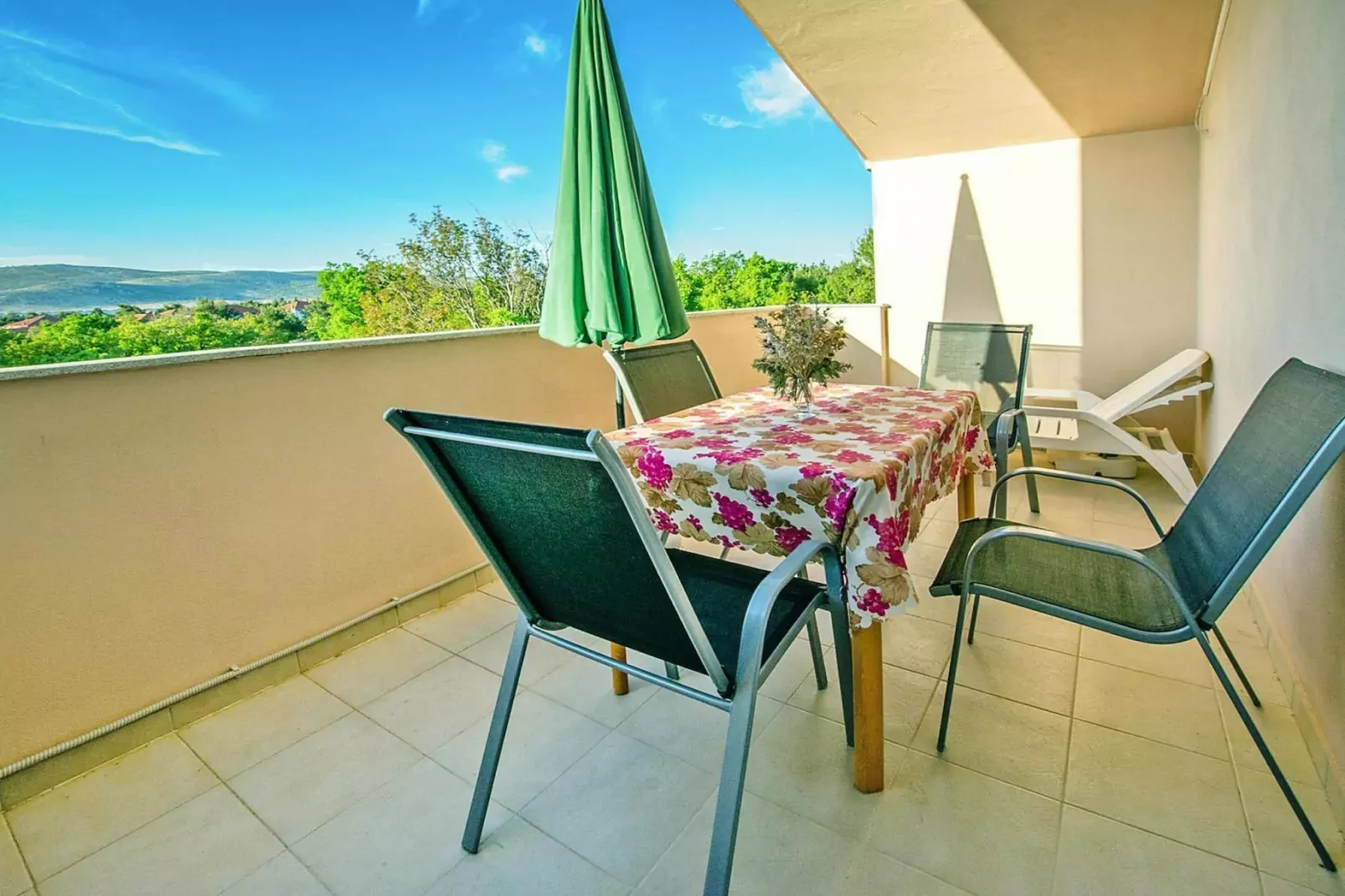 Holiday flat Kuco Starigrad Paklenica-3-Raum-App SD44 A01 ca 58 qm bei Belegung mit 5 Pers-Terrassenbalkon