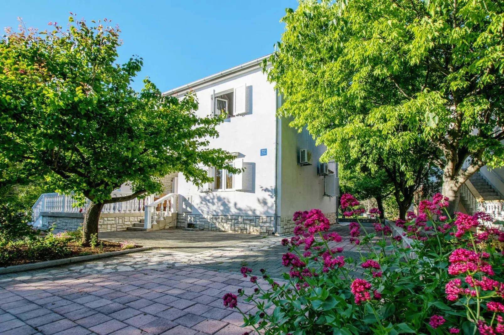 Apartment im Haus Lika Seline-SD55 A02-OG - 6 Pers-Exterior summer
