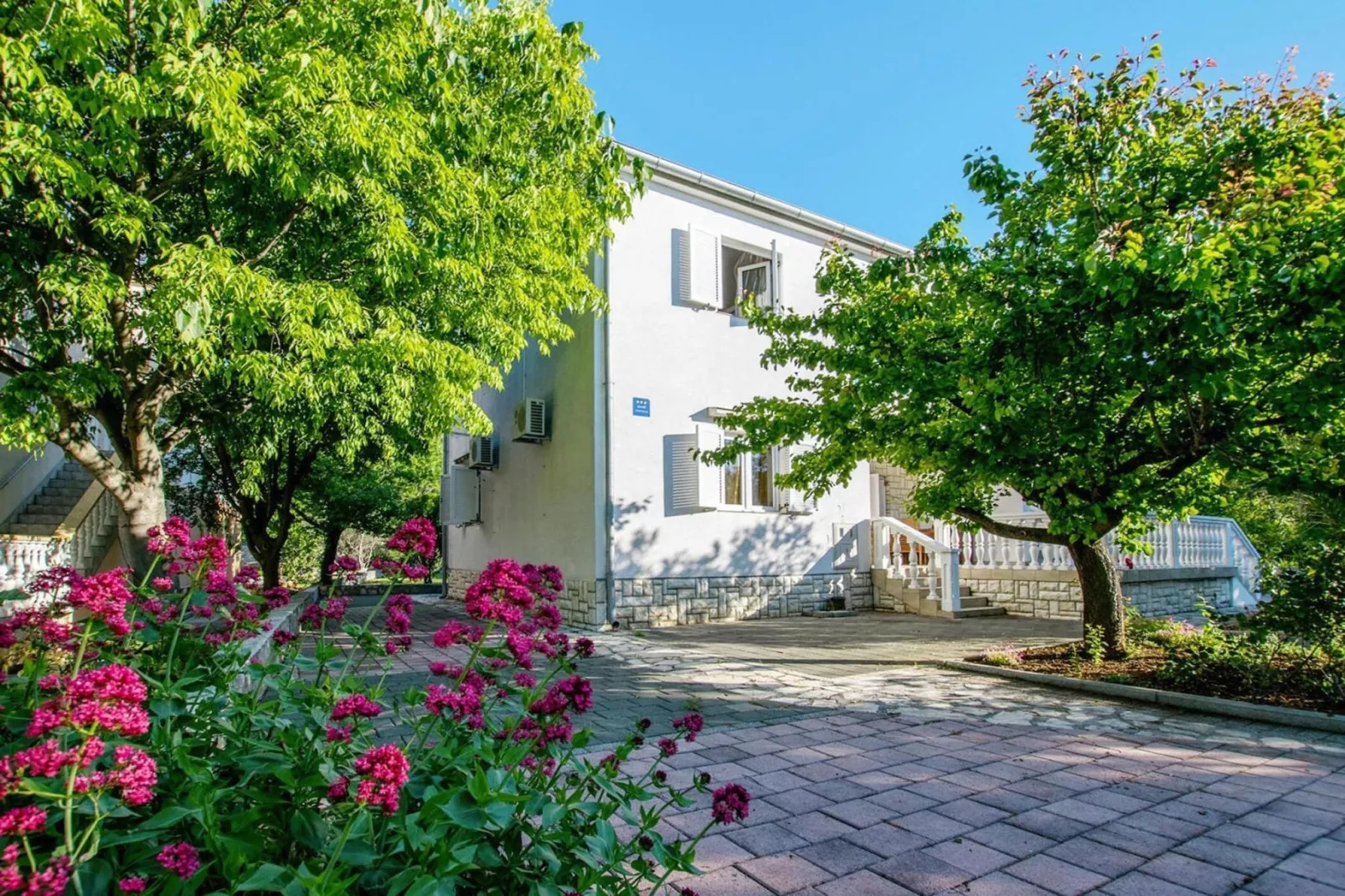 Apartment im Haus Lika Seline-SD55 A02-OG - 6 Pers-Exterior summer