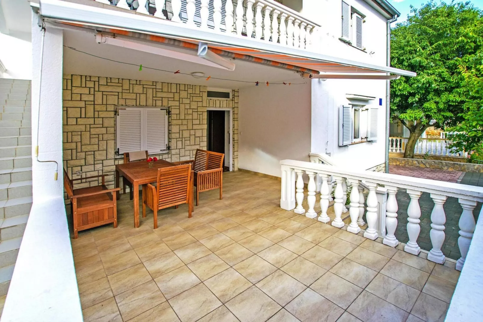 Apartment im Haus Lika Seline-SD55 A02-OG - 6 Pers-Terrace balcony