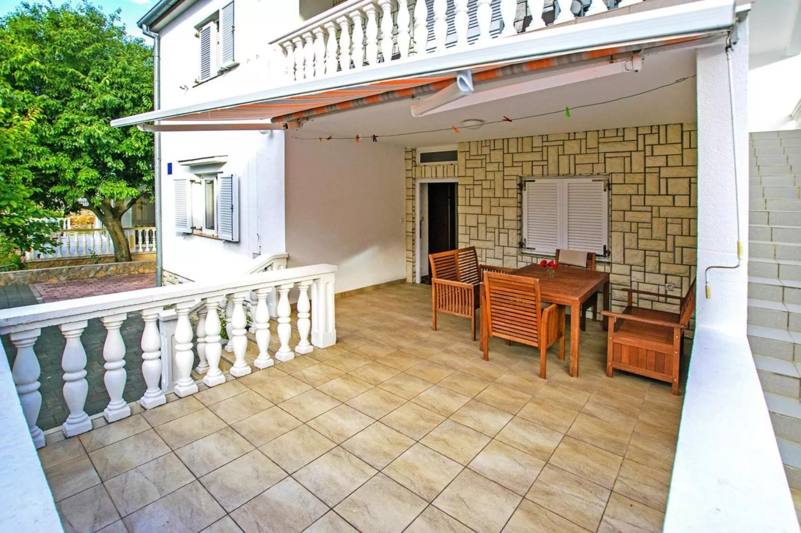 Apartment im Haus Lika Seline-SD55 A02-OG - 6 Pers-Terrace balcony