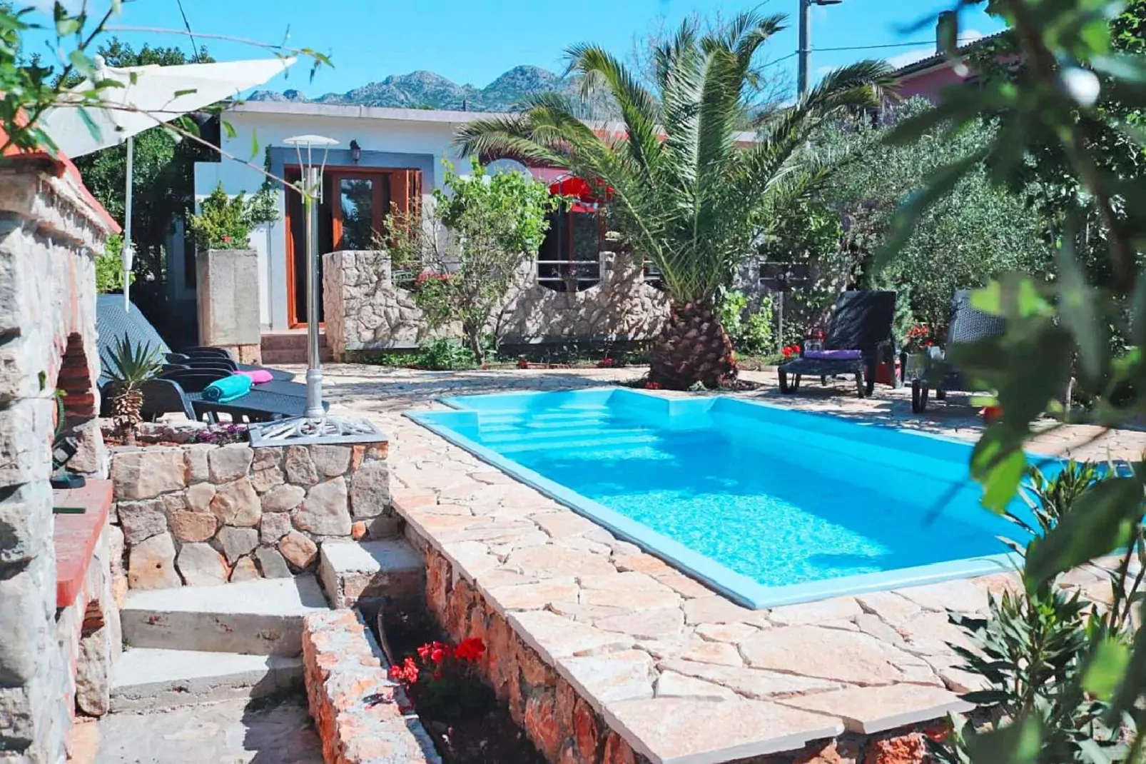 poolofhouse