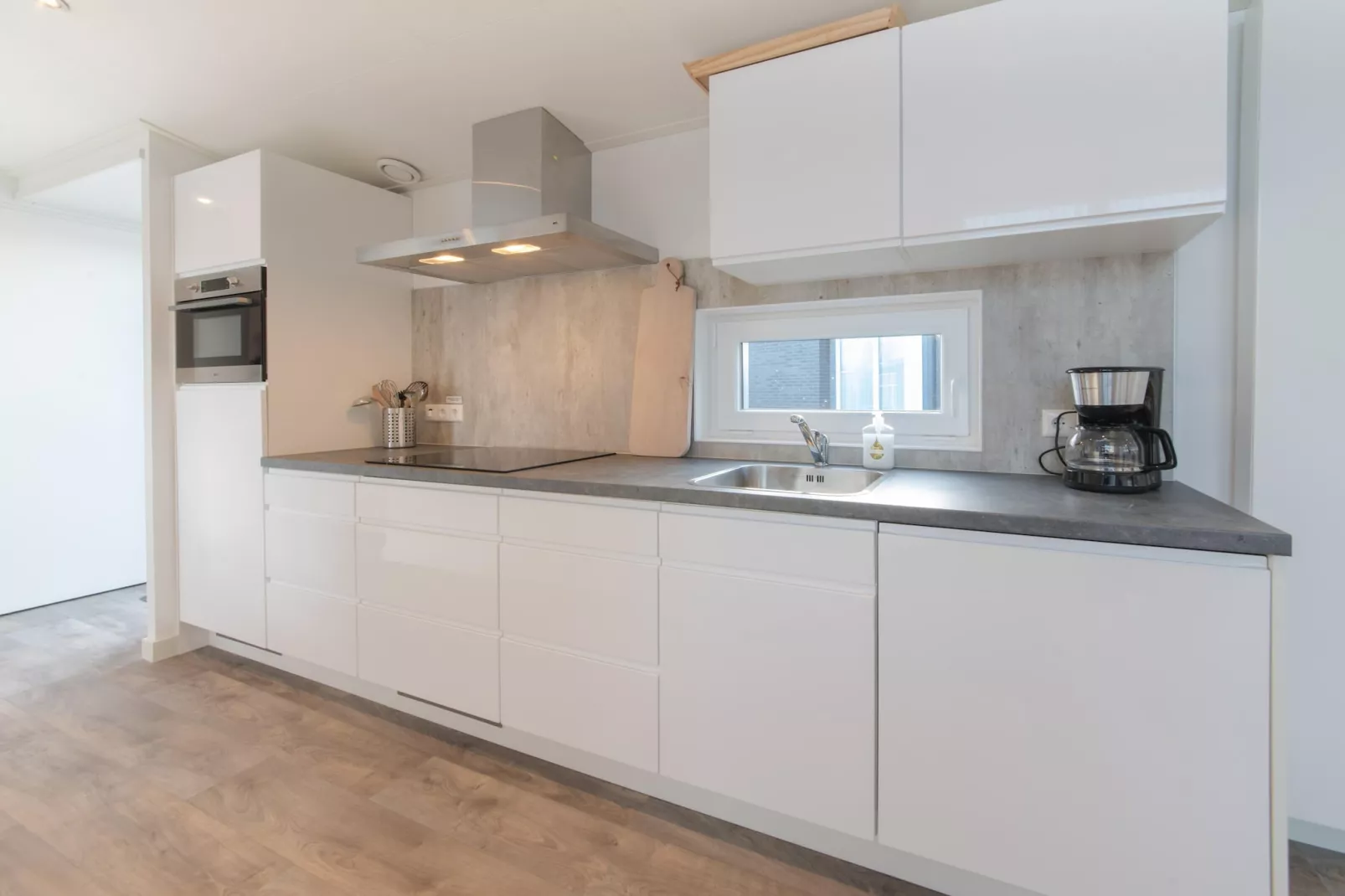 Water Resort Oosterschelde 101-Kitchen
