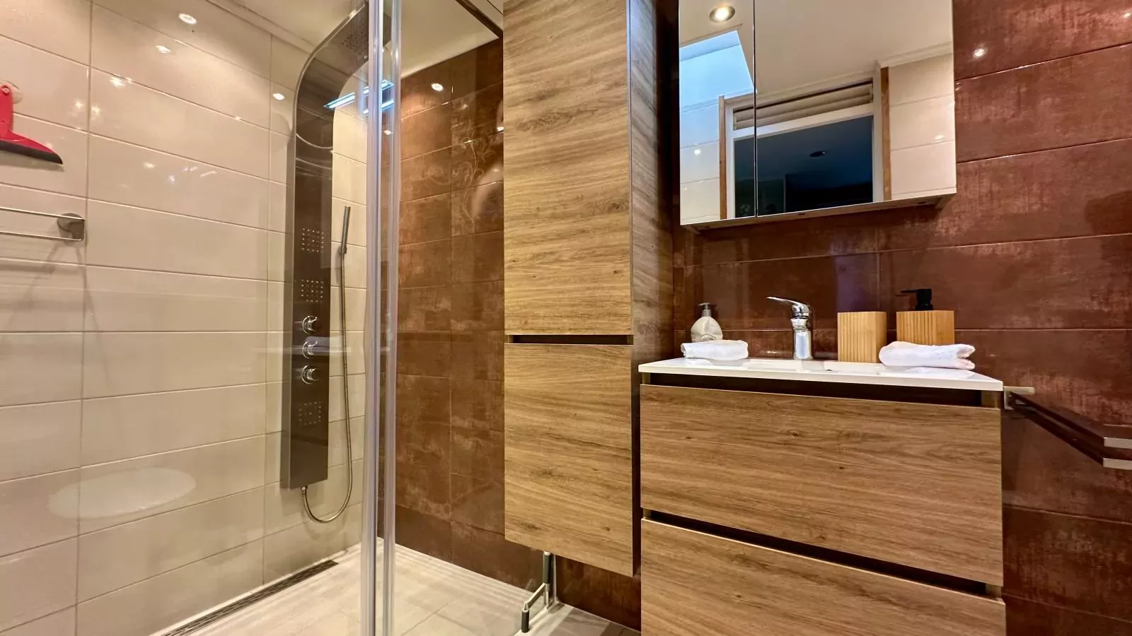 Sonnig Bungalow-Bathroom