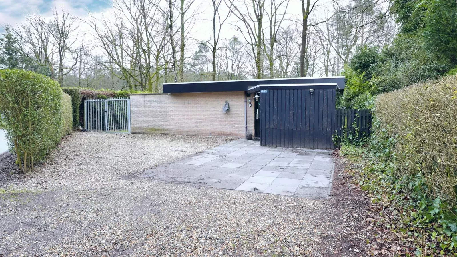 Sonnig Bungalow-Exterior winter