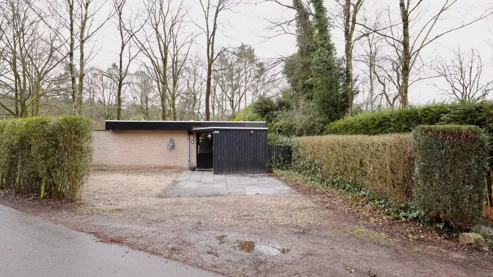 Sonnig Bungalow-Exterior winter