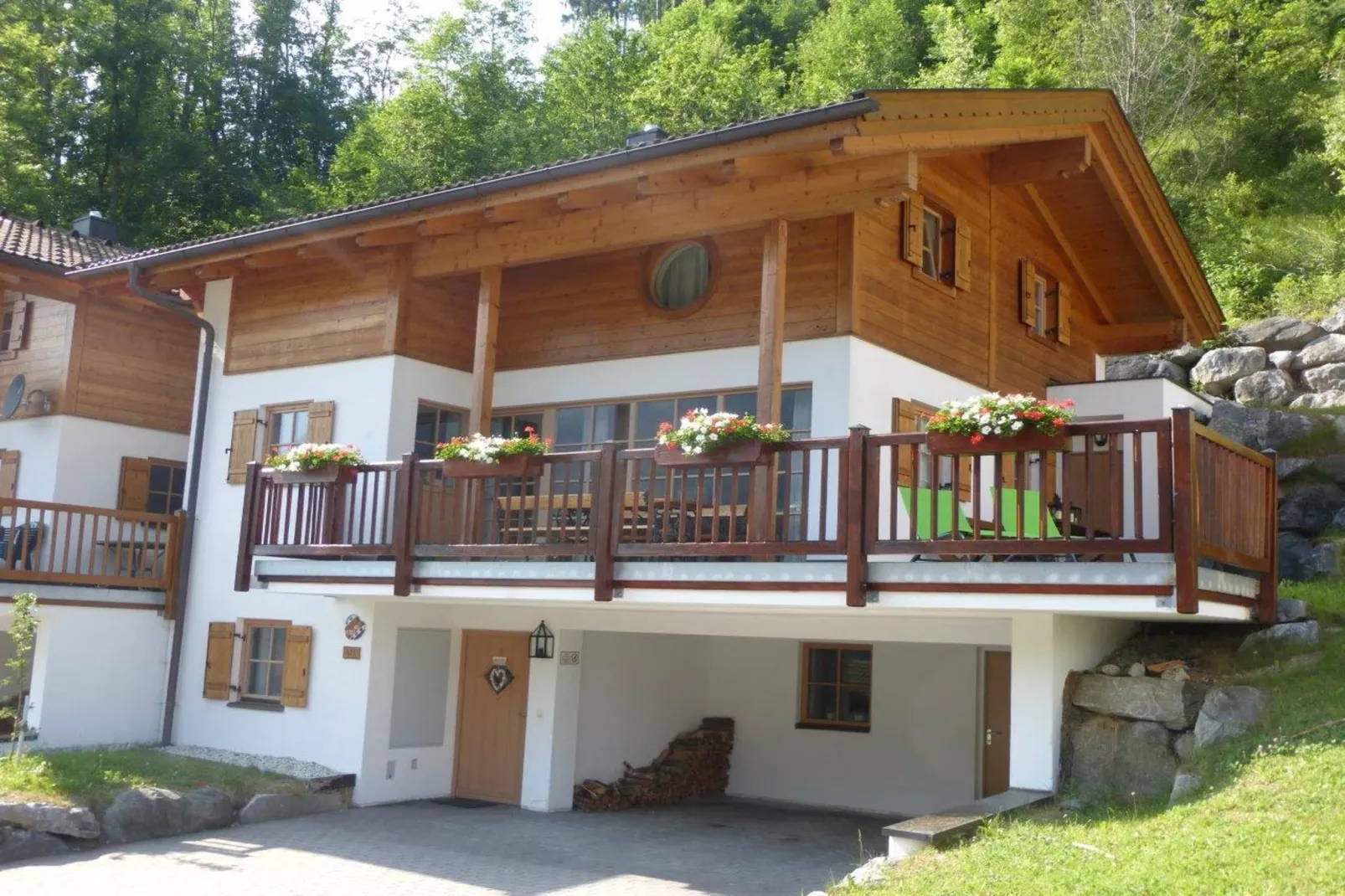 Chalets Om Utens-Exterior summer