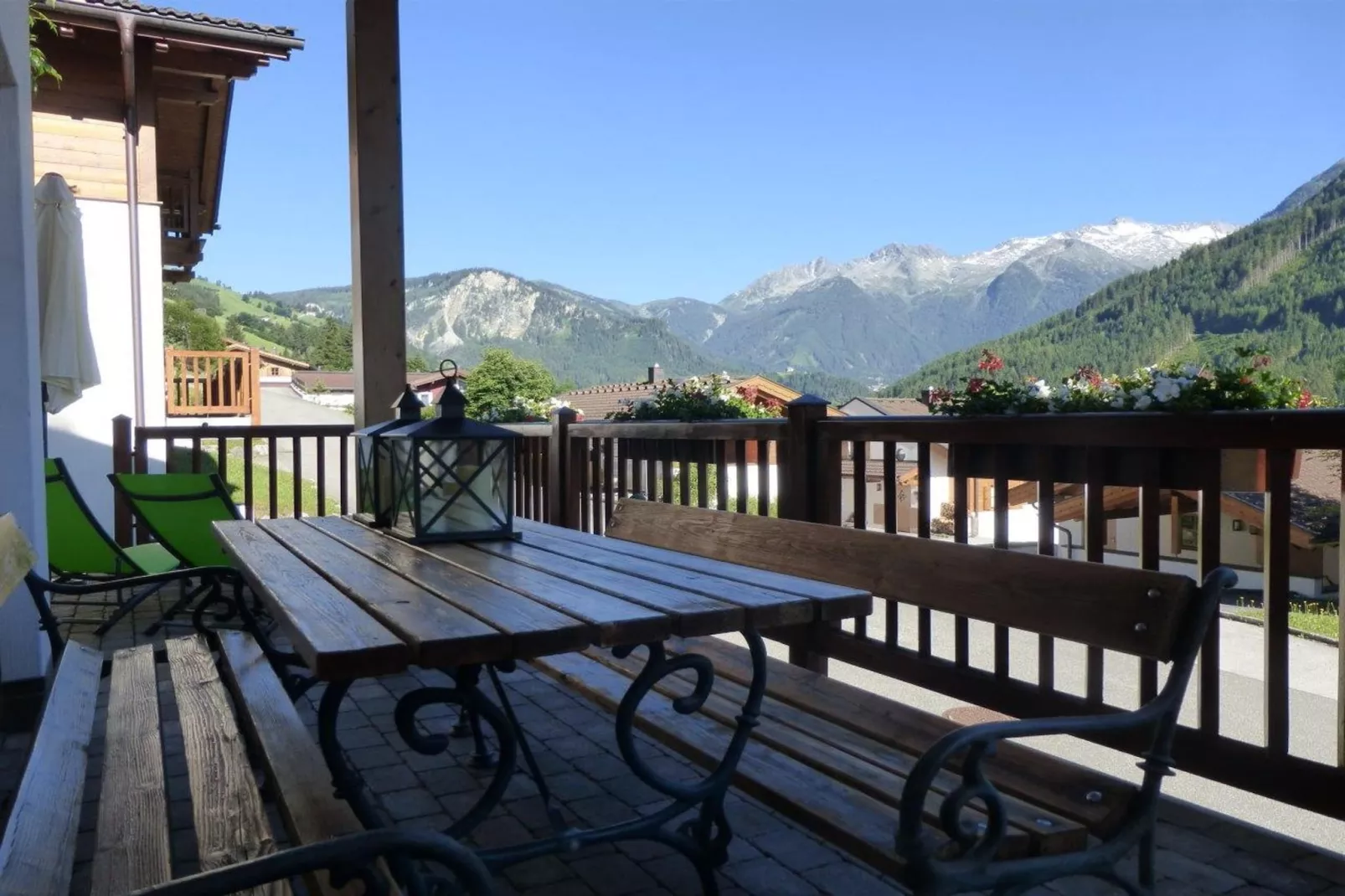 Chalets Om Utens-Terrace balcony