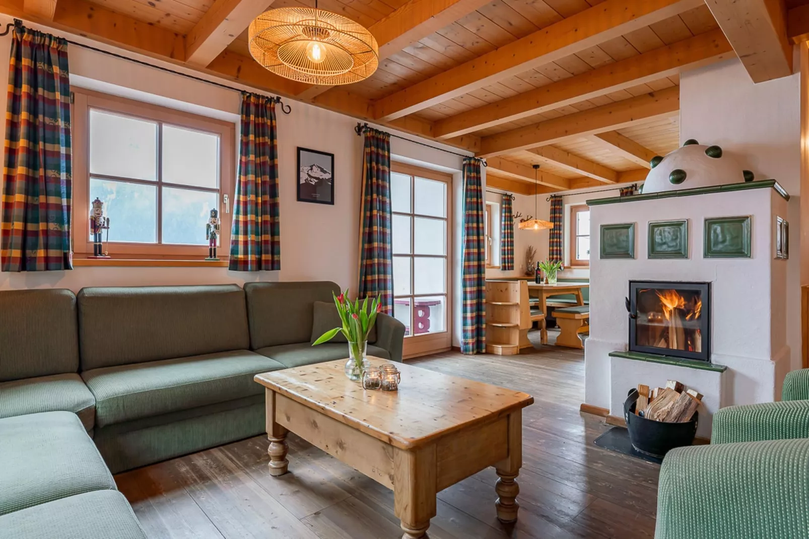 Chalets im Wald-Wohnzimmer