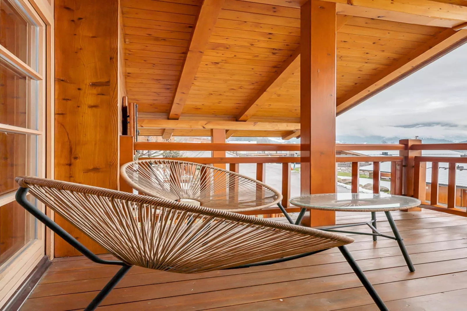 Chalets im Wald-Terrassenbalkon