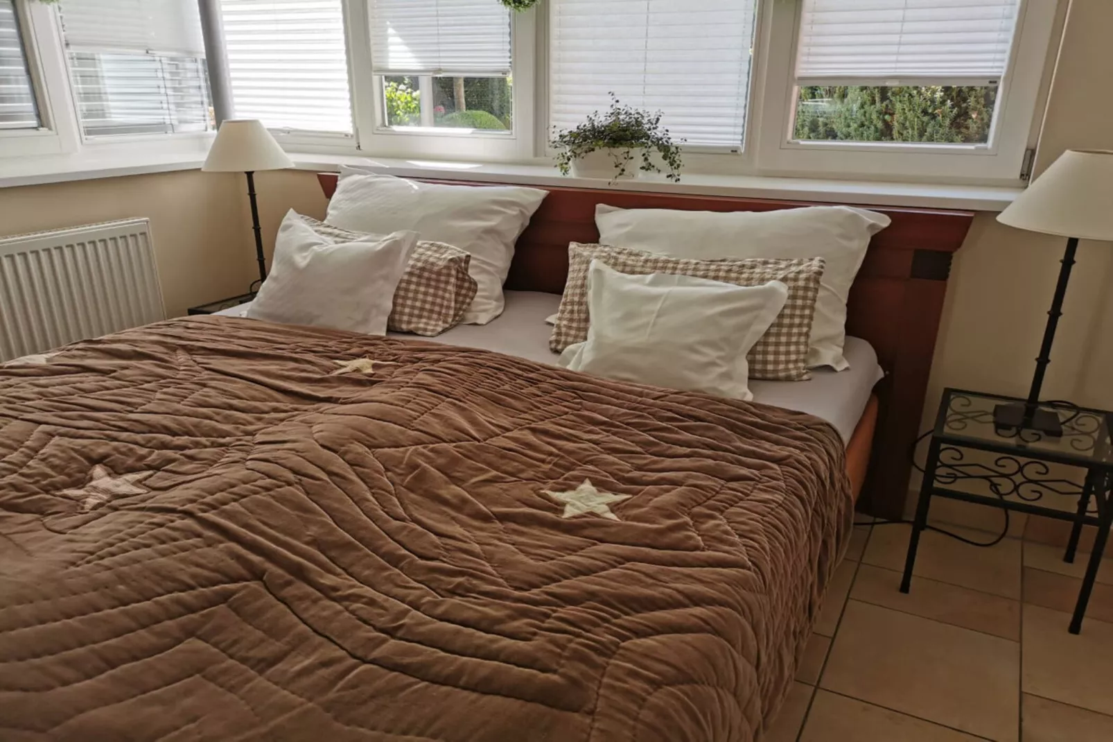 396499-Bedroom