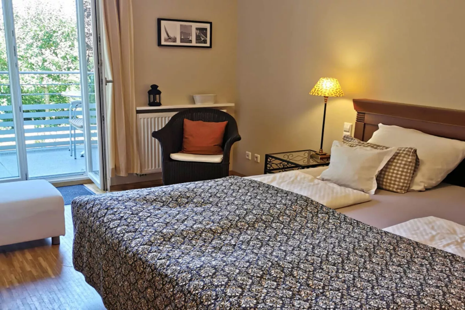 396499-Bedroom