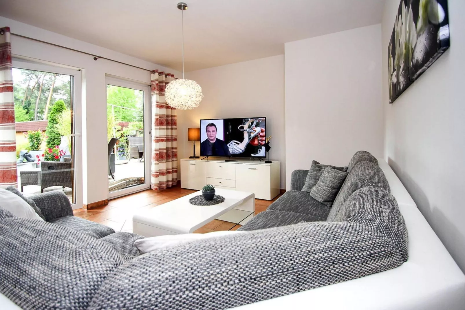 Doppelhaushälfte mit Sonnenterrasse-Living room