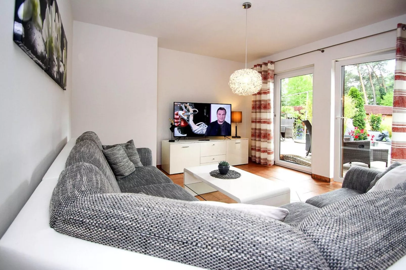 Doppelhaushälfte mit Sonnenterrasse-Living room