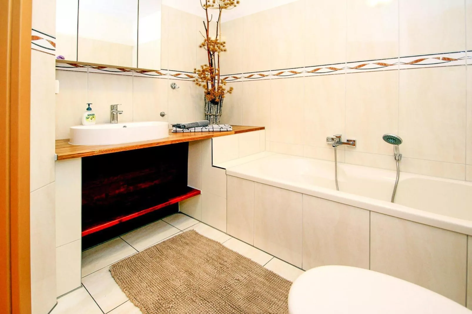 Doppelhaushälfte mit Sonnenterrasse-Bathroom