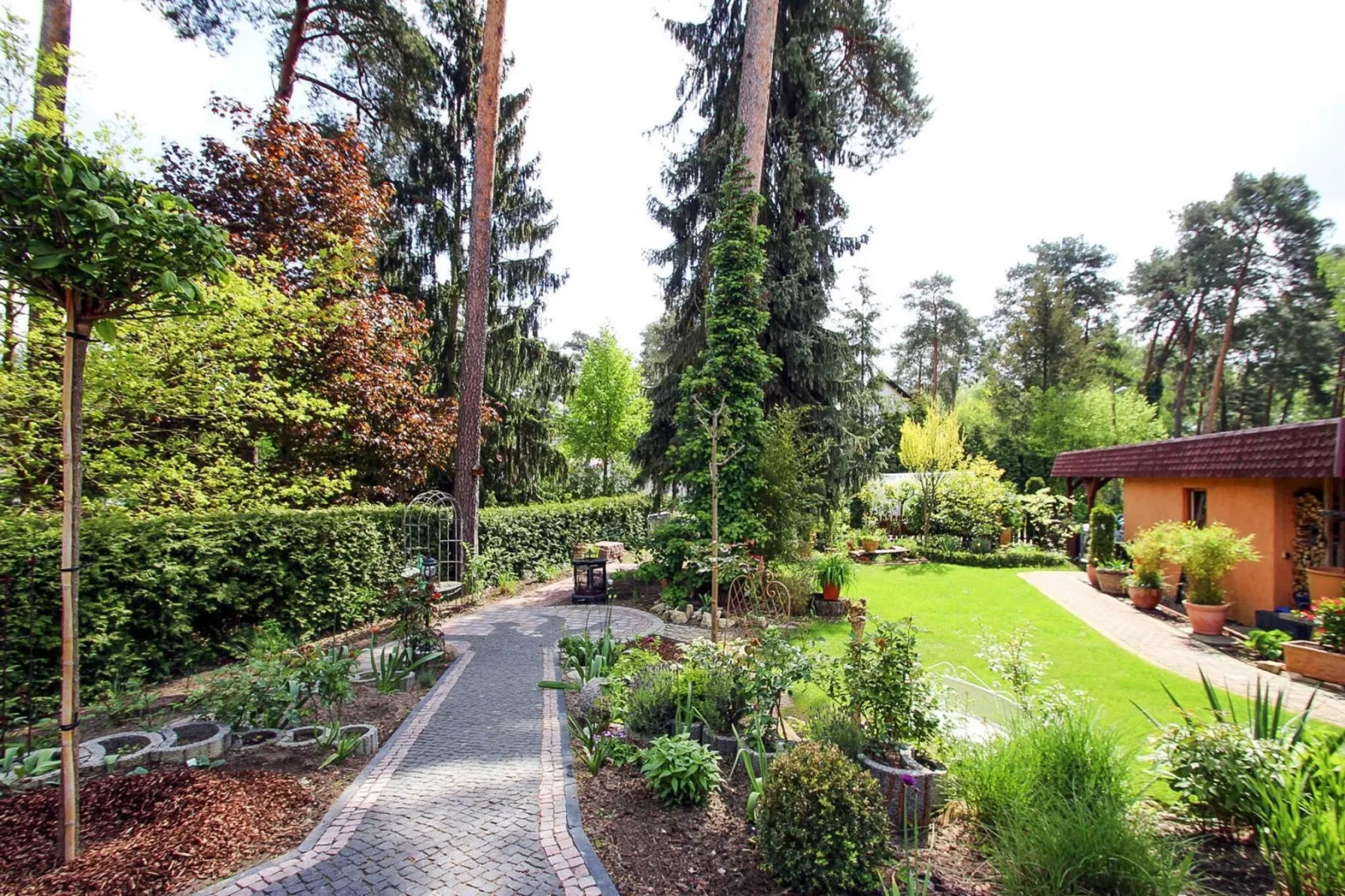 Doppelhaushälfte mit Sonnenterrasse-Gardens summer