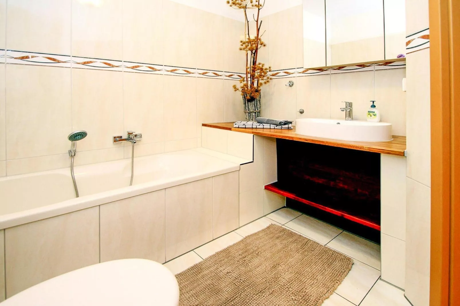 Doppelhaushälfte mit Sonnenterrasse-Bathroom