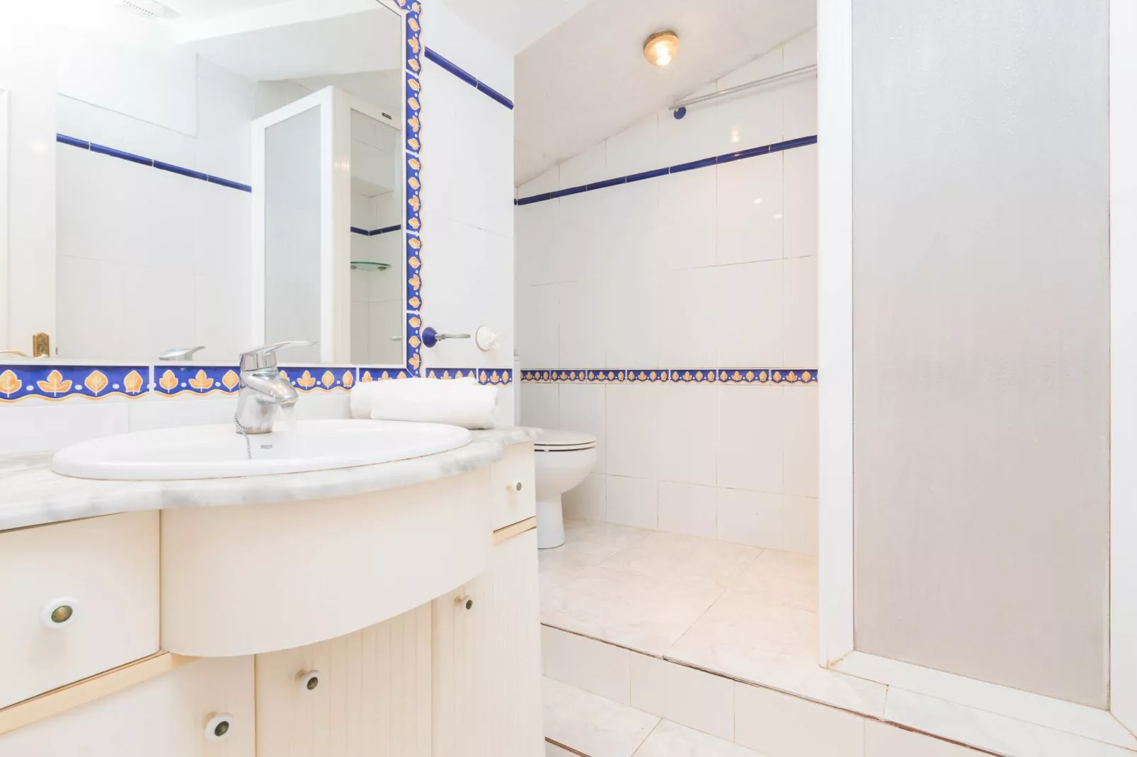 Maria Atico-Bathroom