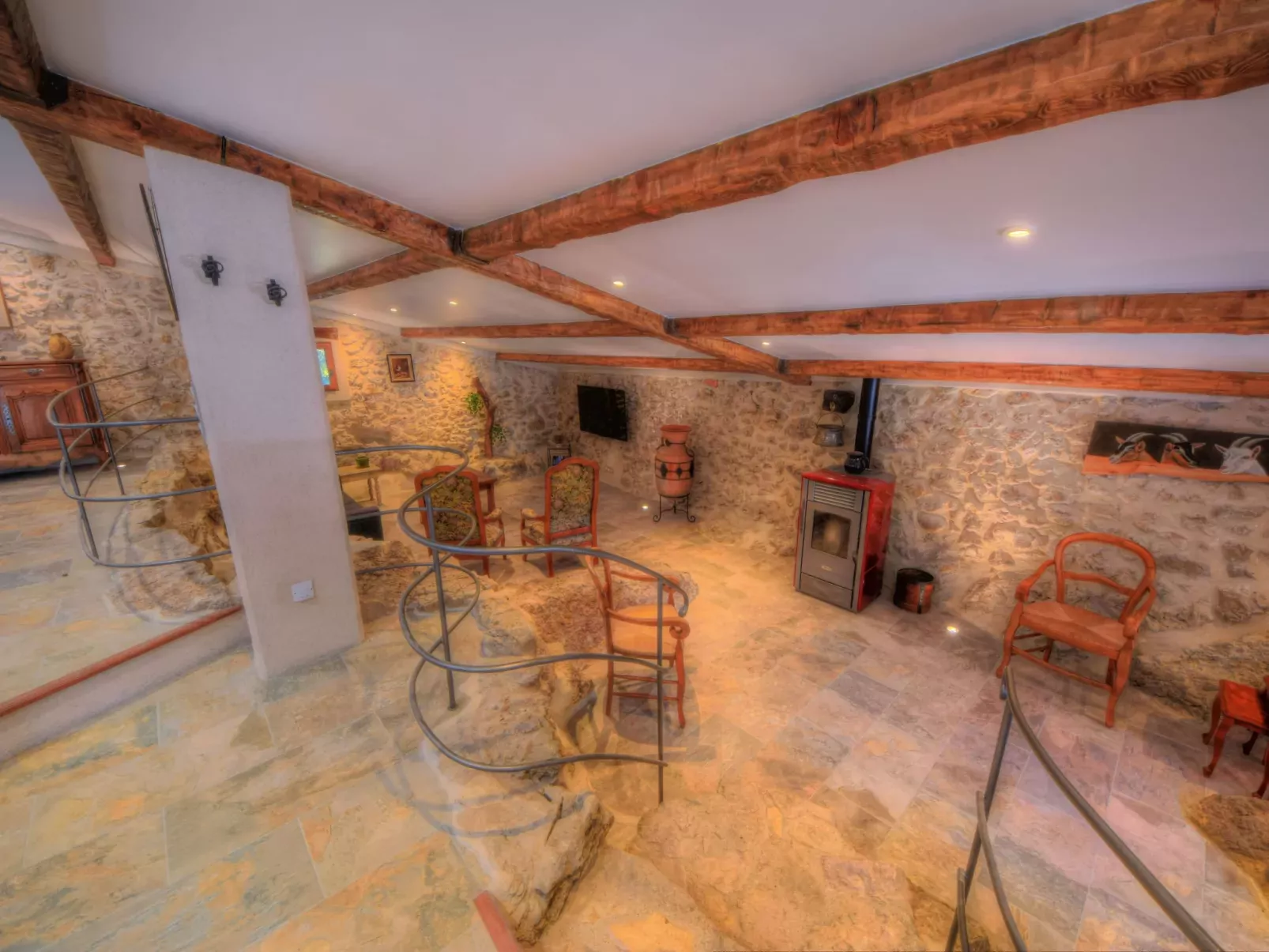 La Bergerie du Ravas-Inside