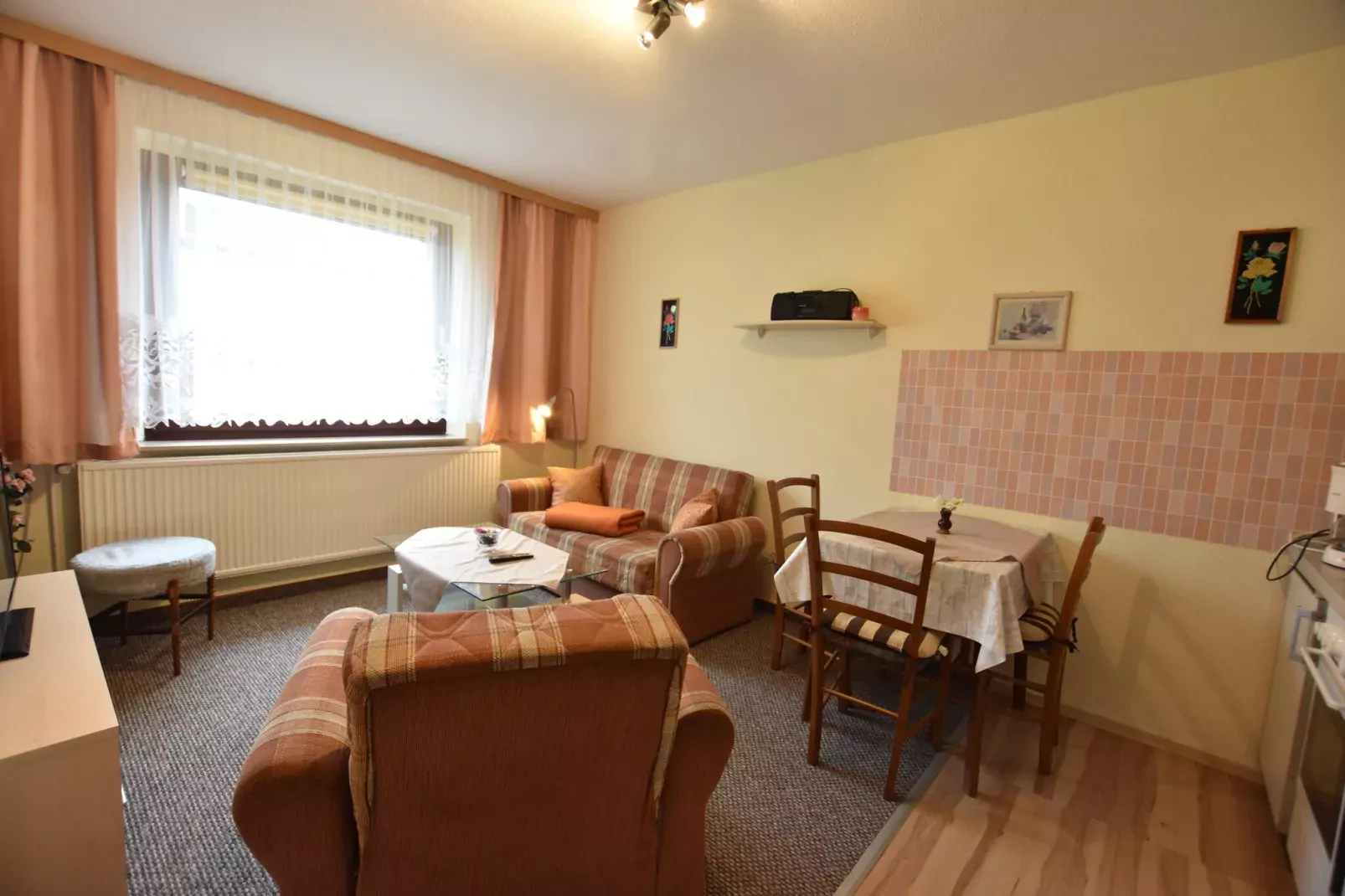 Jutta-Living room