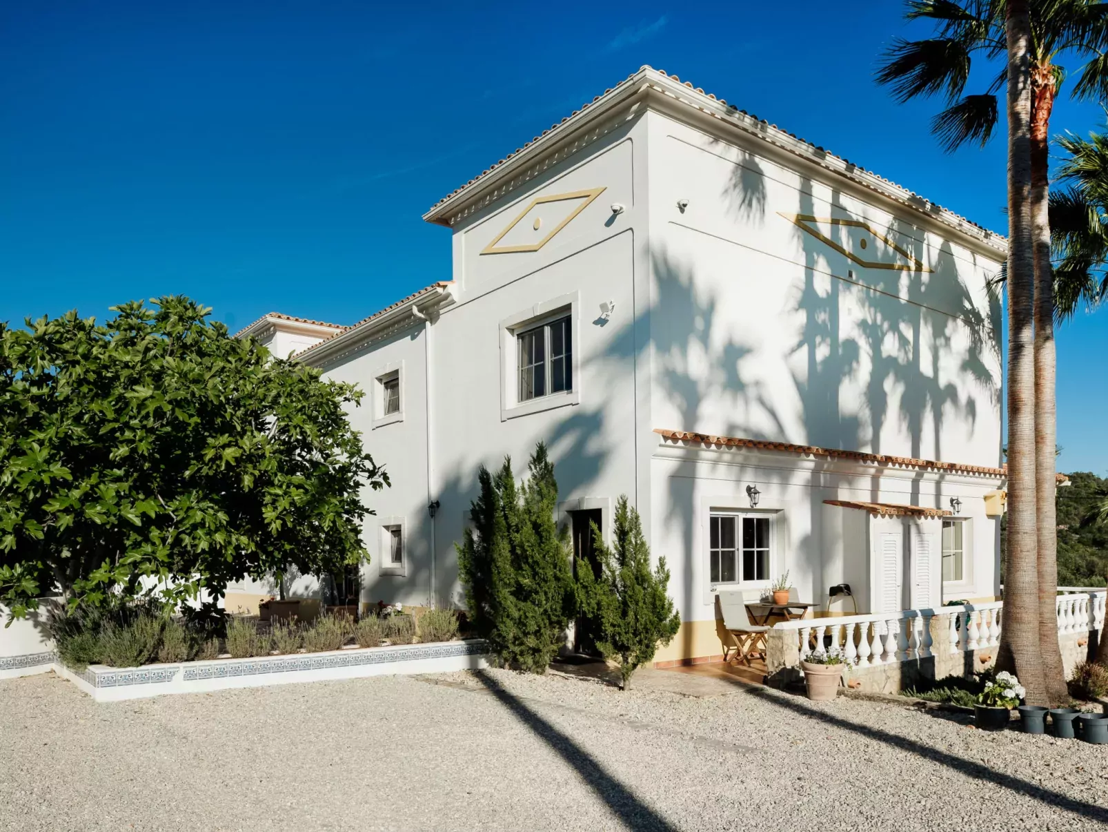 Entrecolinas-Outside