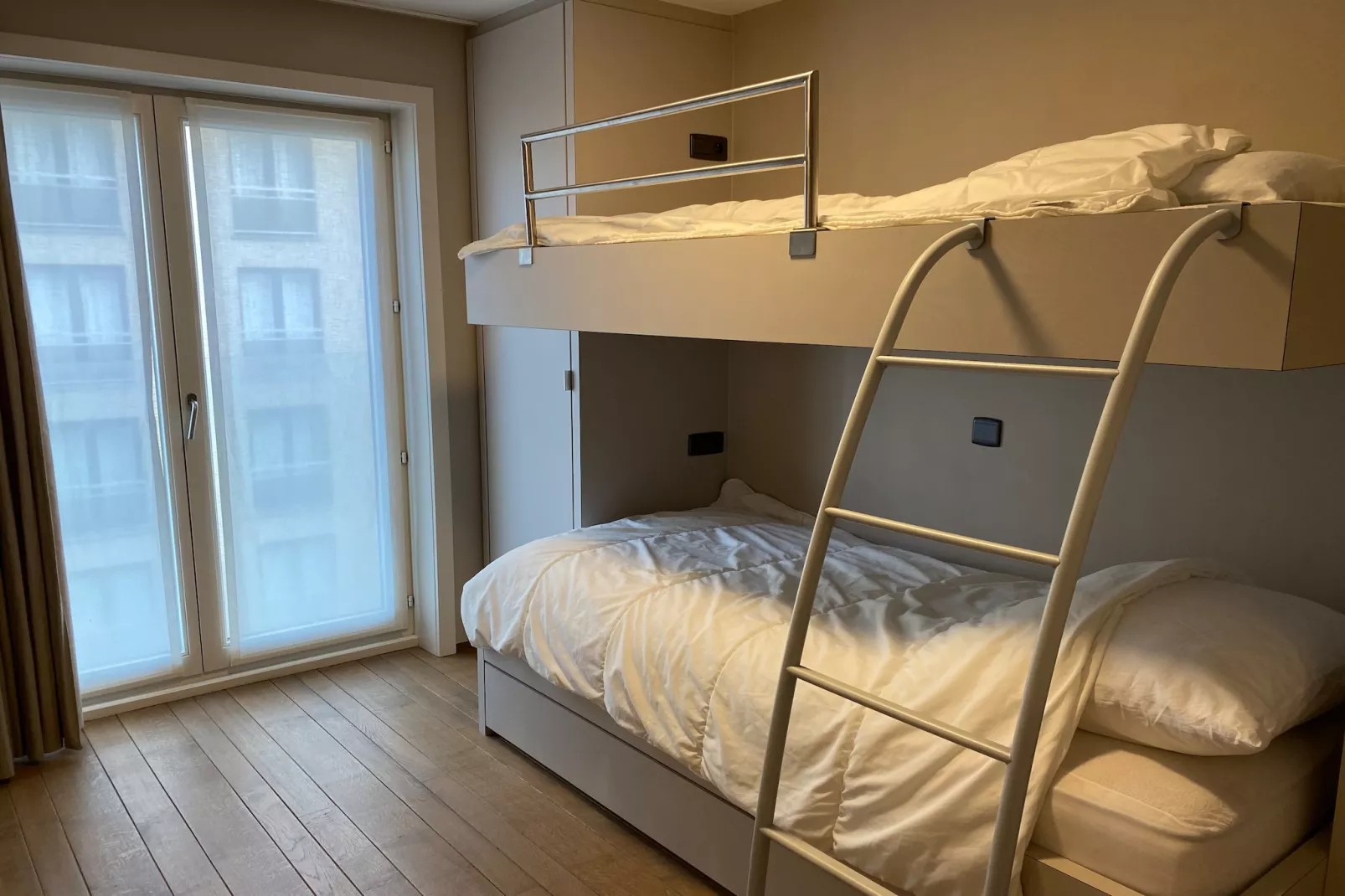SEAWIND 503-Bedroom
