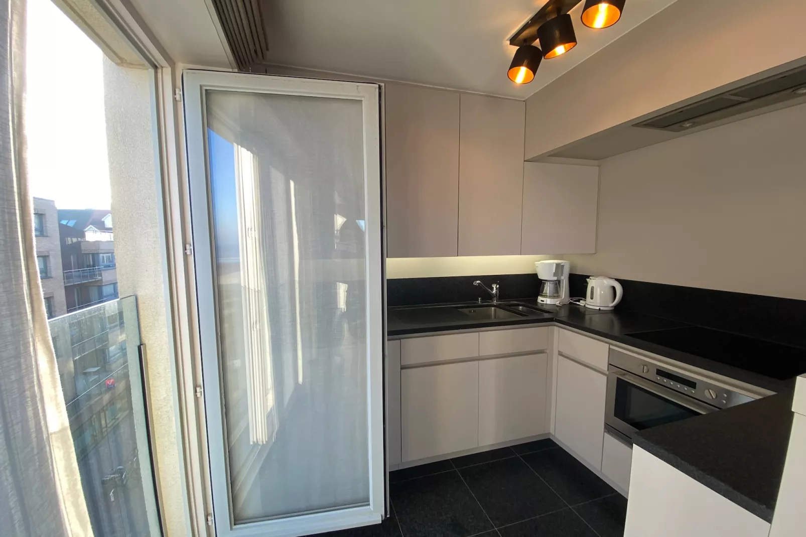 SEAWIND 503-Kitchen