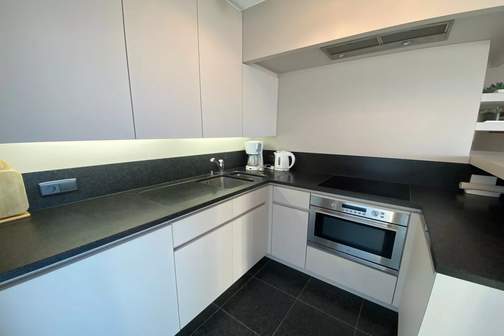 SEAWIND 503-Kitchen