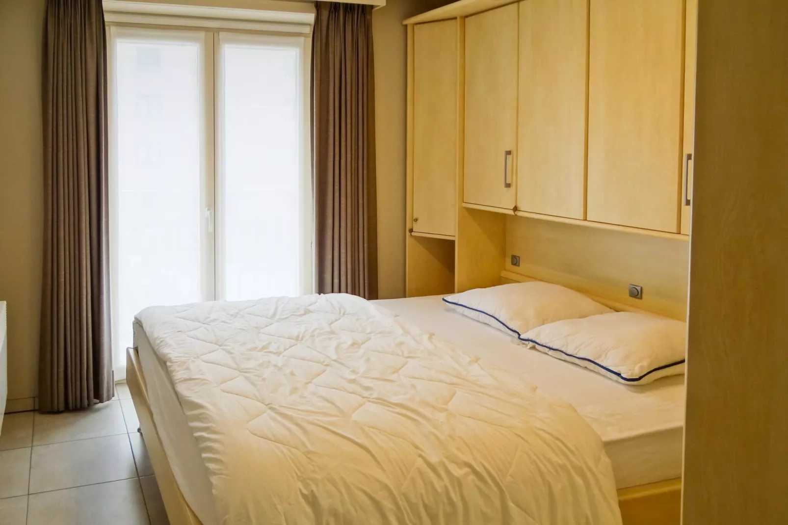 HELIOS-Bedroom