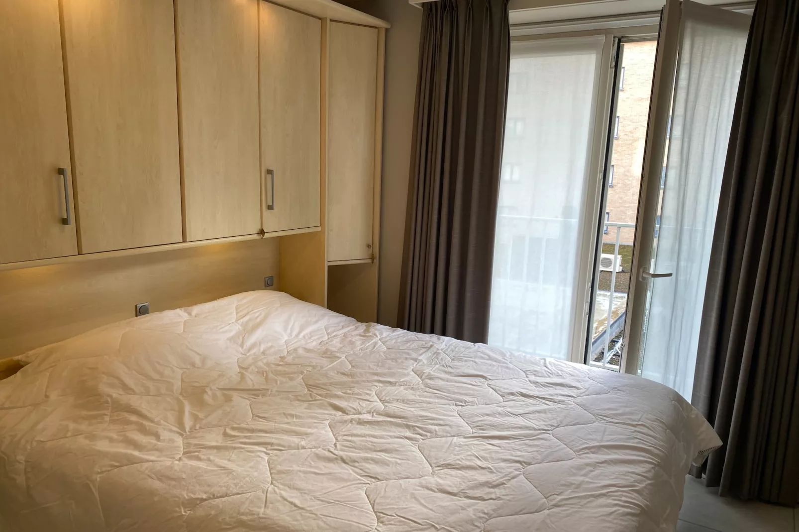 HELIOS-Bedroom