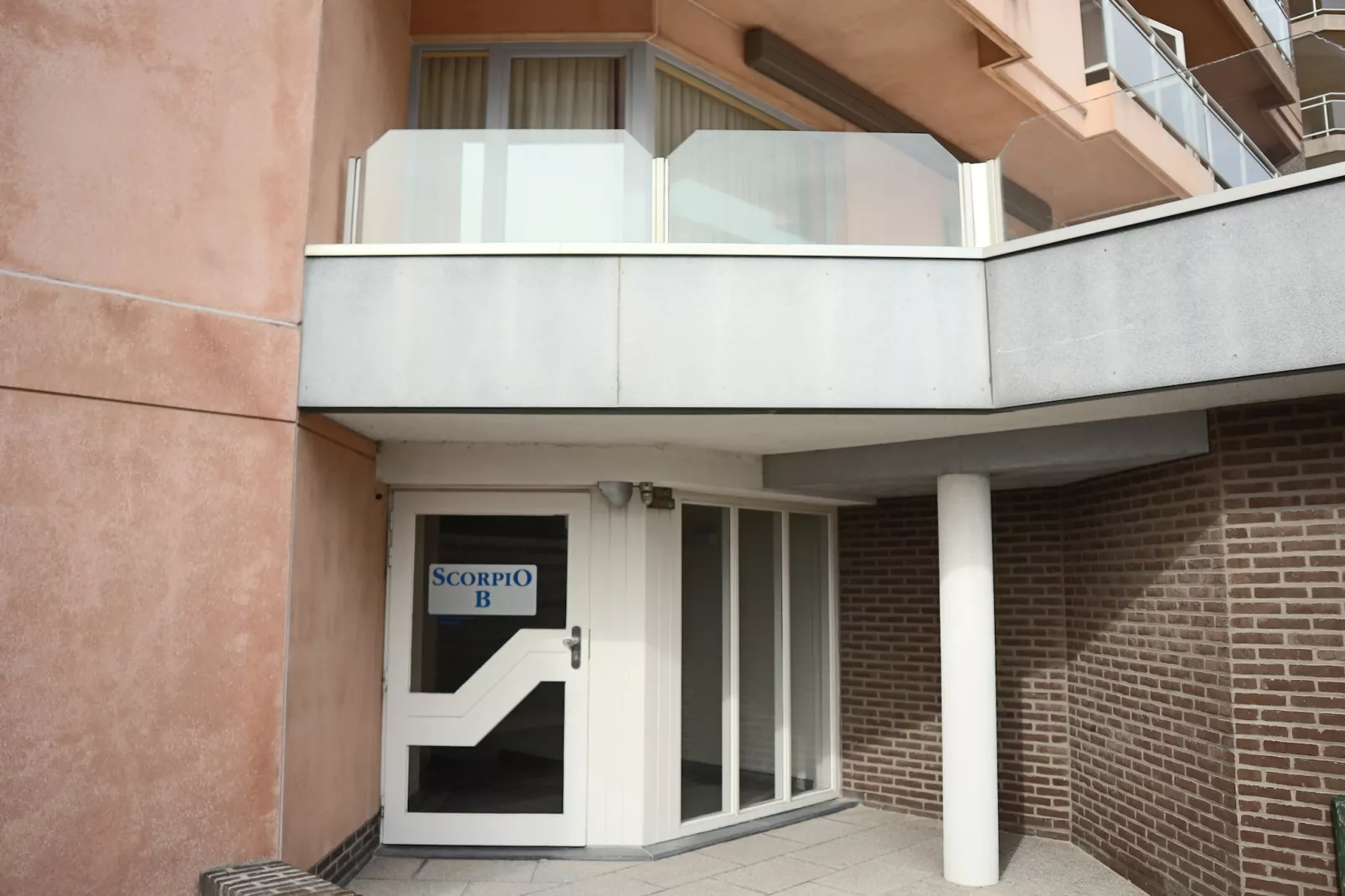 SCORPIO B 401-Reception hall