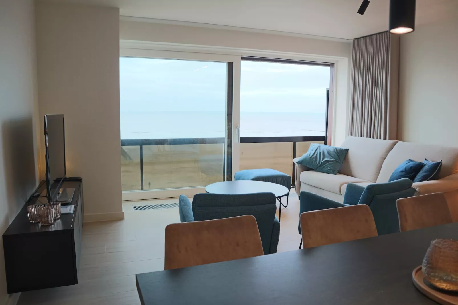 NEMROD 601-Living room