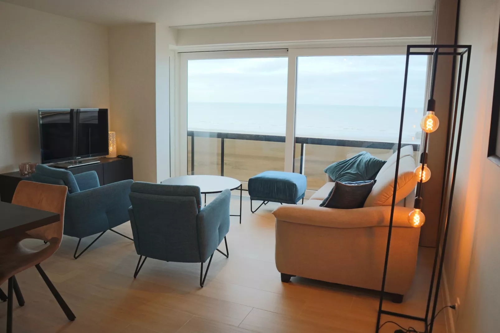NEMROD 601-Living room