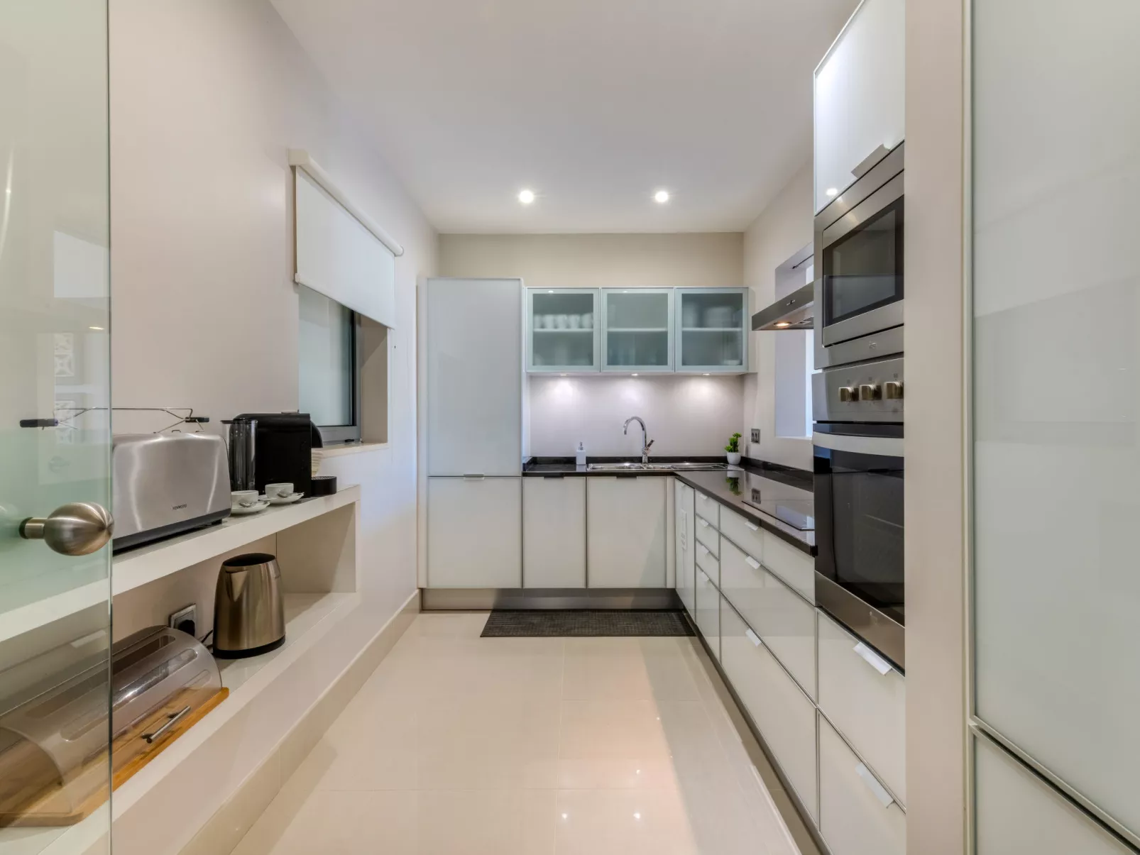 Pine Hills Diadema-Inside