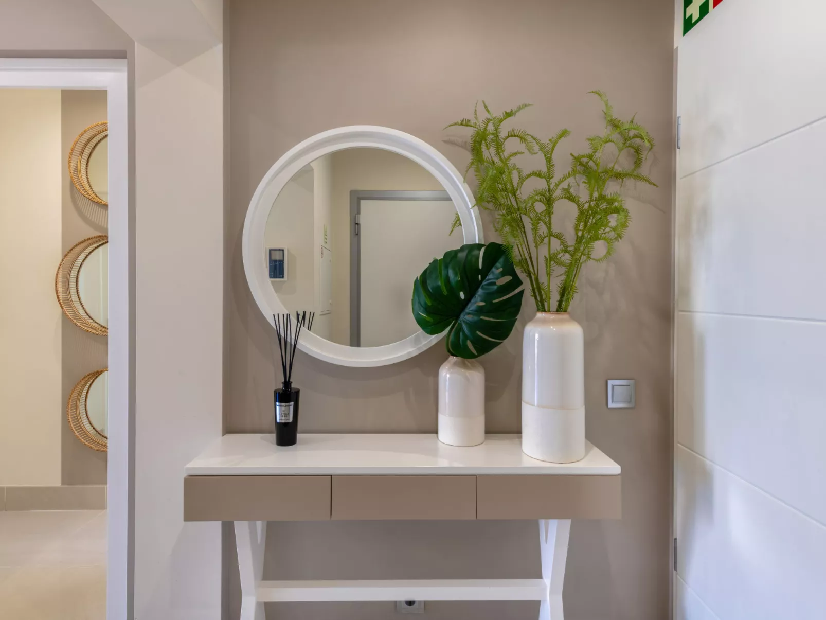 Pine Hills Diadema-Inside