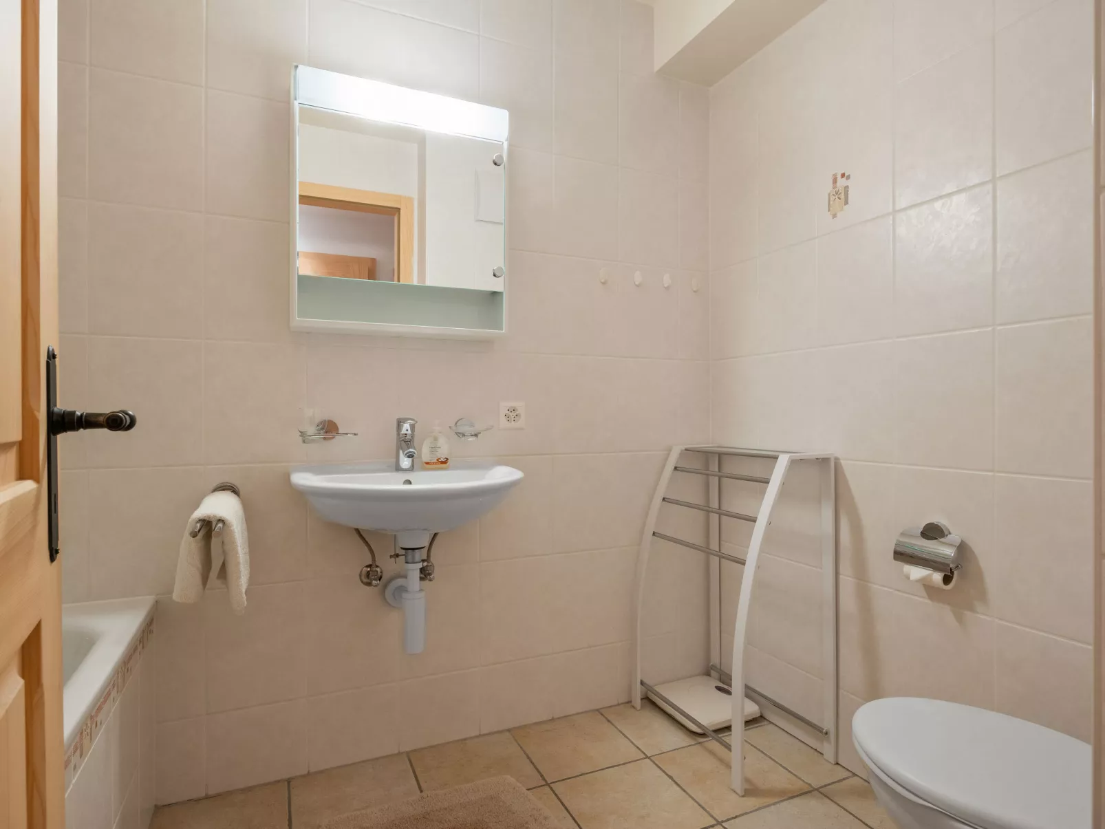 Le Hameau-Inside