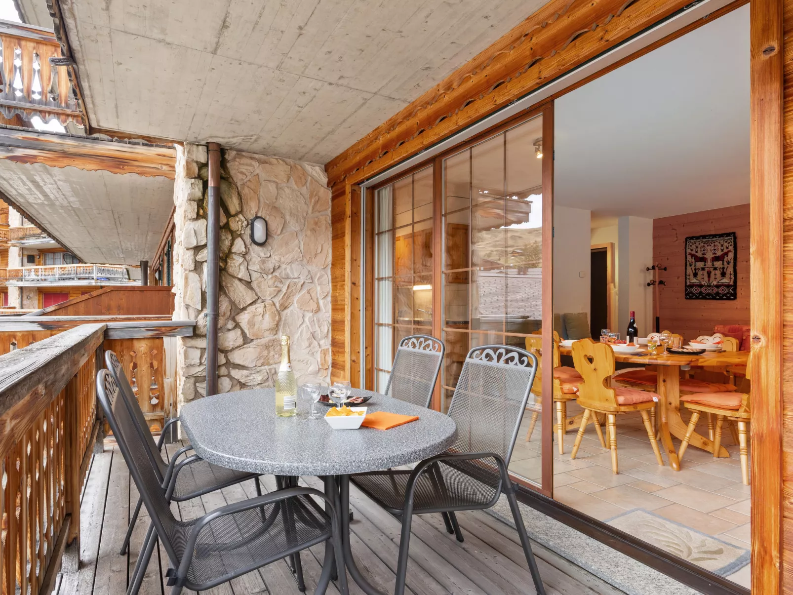 Le Hameau-Outside