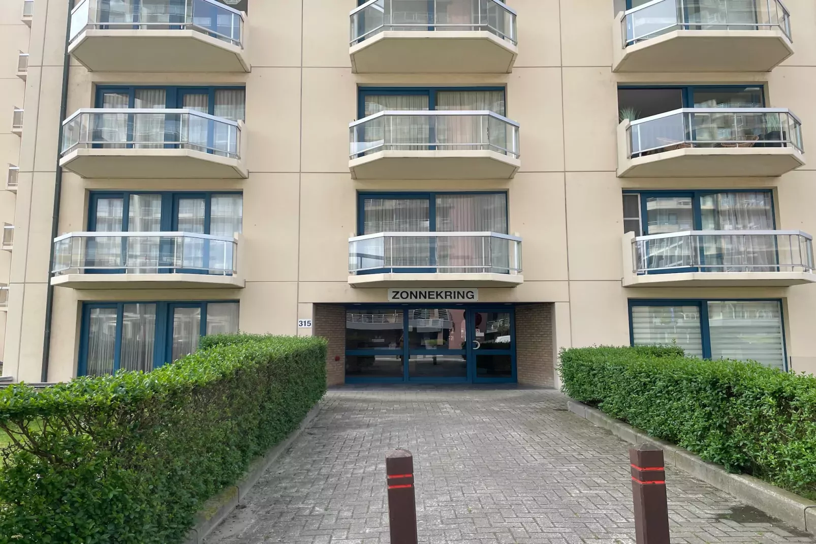ZONNEKRING 1001GAR-Empfangshalle
