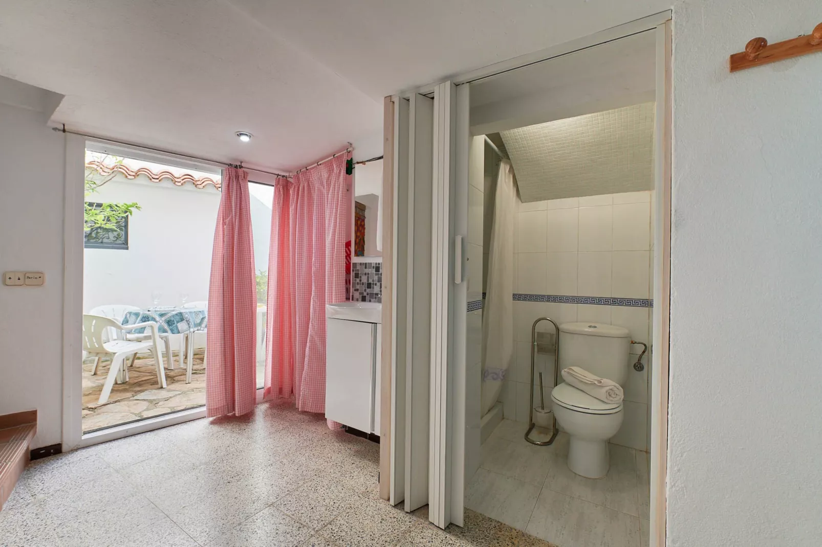 Aurora-Bathroom